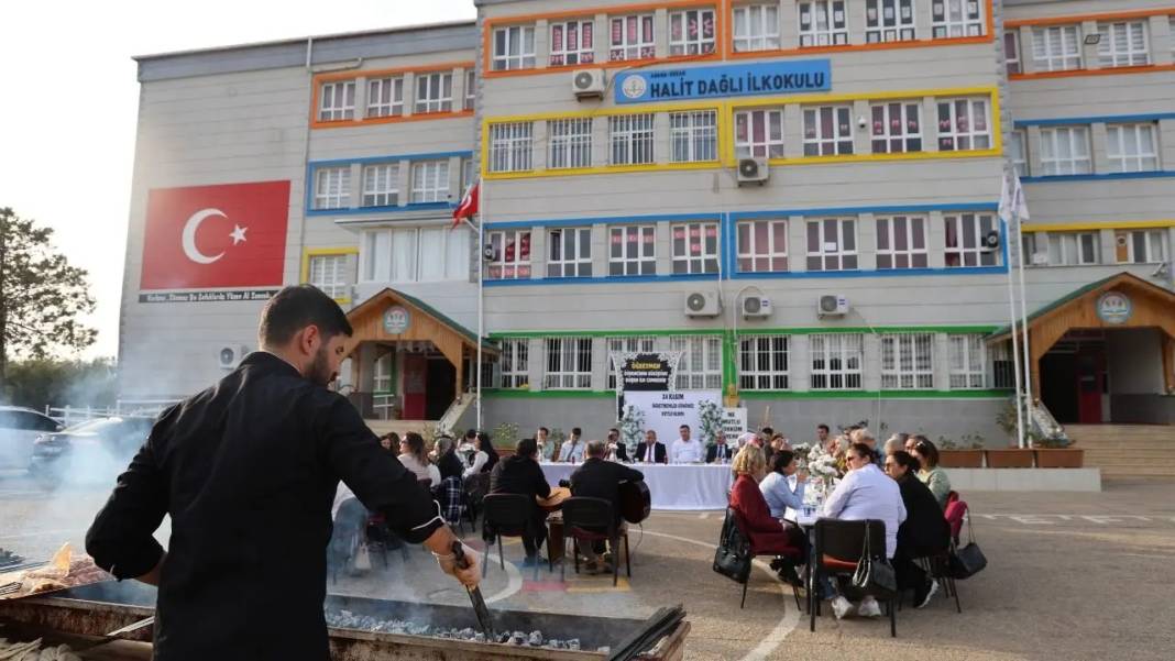 Adana Usulü Öğretmenler Günü Mangal Ateşiyle Şenliğe Döndü 1